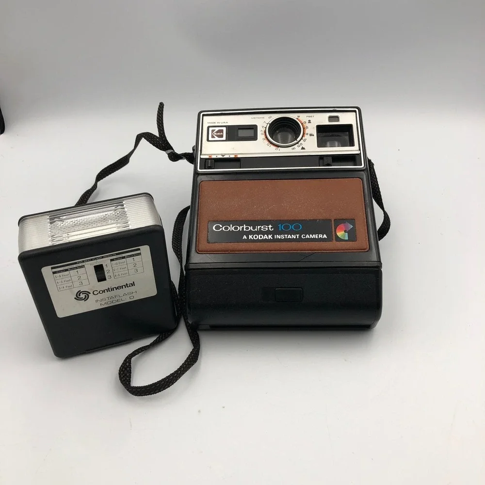 Vintage 1970s Kodak Colorburst 100 Instant Camera Adjustable Focus With Flash